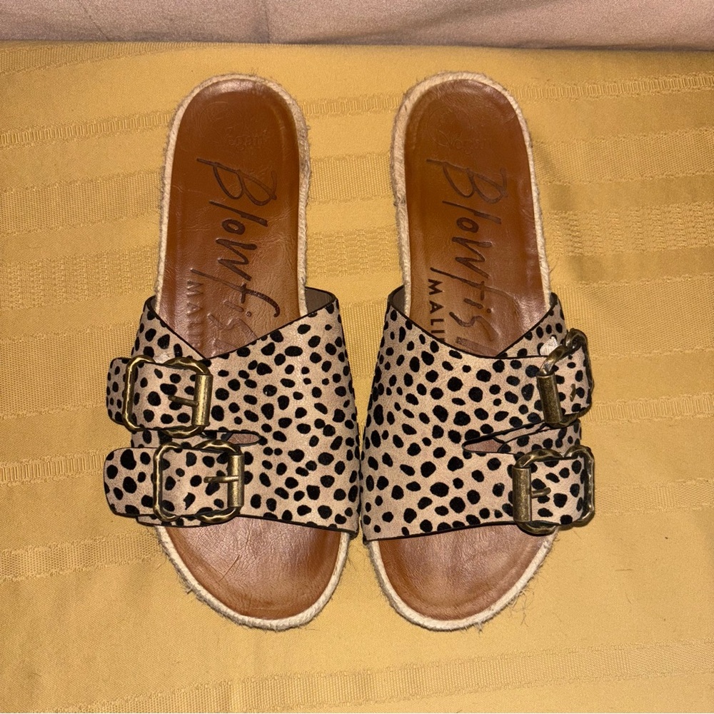 Blowfish Tan and Black Slide Sandals with Buckle Detail